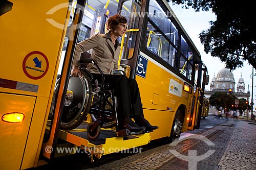  Subject: Lift-equipped bus for wheelchairs users, with exclusive space inside the vehicle  / Place:  Rio de Janeiro city - Rio de Janeiro state - Brazil  / Date: 04/06/2010 