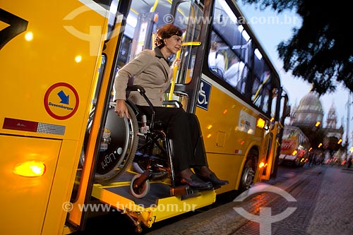  Subject: Lift-equipped bus for wheelchairs users, with exclusive space inside the vehicle  / Place:  Rio de Janeiro city - Rio de Janeiro state - Brazil  / Date: 04/06/2010 