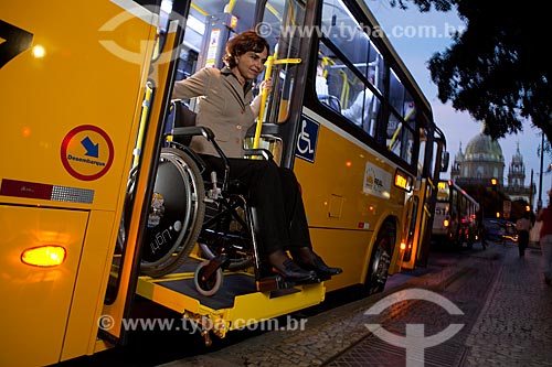  Subject: Lift-equipped bus for wheelchairs users, with exclusive space inside the vehicle  / Place:  Rio de Janeiro city - Rio de Janeiro state - Brazil  / Date: 04/06/2010 