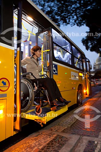  Subject: Lift-equipped bus for wheelchairs users, with exclusive space inside the vehicle  / Place:  Rio de Janeiro city - Rio de Janeiro state - Brazil  / Date: 04/06/2010 