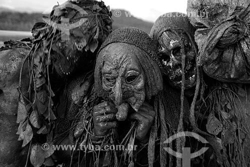  Subject: People enjoying brazilian street carnival  / Place:  Paraty city - Rio de Janeiro state - Brazil  / Date: 22/02/2009 