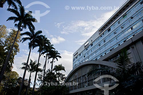  Subject: Facade of the Lagoa Hospital, architectural design by Oscar Niemeyer and landscaping by Burle Marx  / Place:  Lagoa neighborhood - Rio de Janeiro city - Rio de Janeiro state - Brazil  / Date: 08/2010 