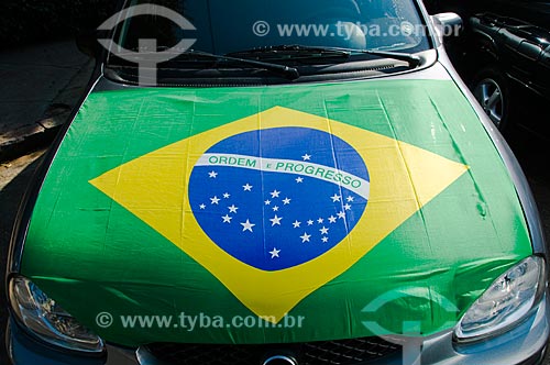  Subject: Brazilian flag covering a car during FIFA World Cup 2010 / Place: Sao Paulo city - Sao Paulo state - Brazil / Date: 07/2010 
