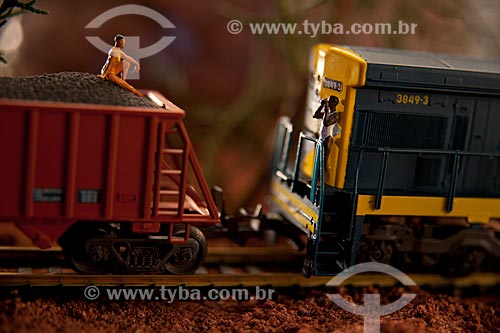  Subject: Train miniature - Toy  / Place:  Studio  / Date: 2010 