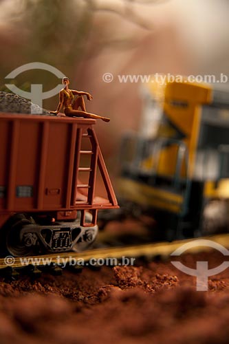 Subject: Train miniature - Toy  / Place:  Studio  / Date: 2010 