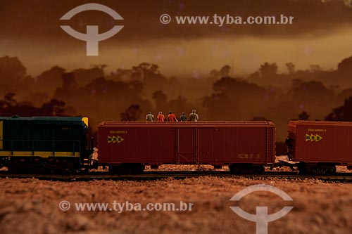  Subject: Train miniature - Toy  / Place:  Studio  / Date: 2010 