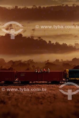  Subject: Train miniature - Toy  / Place:  Studio  / Date: 2010 