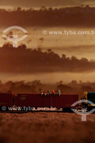  Subject: Train miniature - Toy  / Place:  Studio  / Date: 2010 
