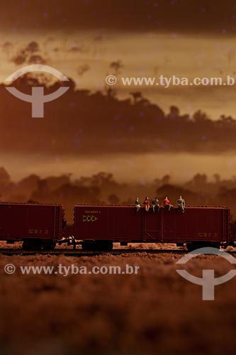  Subject: Train miniature - Toy  / Place:  Studio  / Date: 2010 