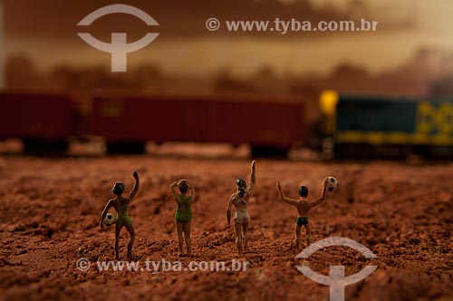  Subject: Train miniature - Toy  / Place:  Studio  / Date: 2010 