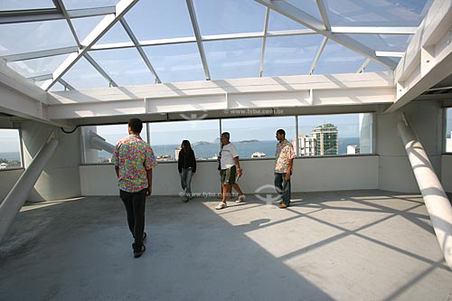  Interior of the Complexo Rubem Braga (Rubem Braga Complex) in Ipanema - Elevator for the access to the communities of Morro Cantagalo and Pavao-Pavaozinho slums   - Rio de Janeiro city - Rio de Janeiro state (RJ) - Brazil