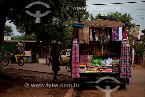  Subject: Truck with hammocks for sale in a square of Tucuma city  / Place:  Para state - Brazil  / Date: 01/11/2010 