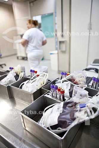  Subject: Blood bags and tubes. Samples ready to be sent to the serology laboratory  / Place:  Rio de Janeiro city - Brazil  / Date: 29/09/2010 