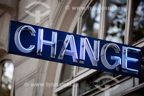  Subject: Sign board of a currency exchange house  / Place:  Paris - France  / Date: 11/2010 