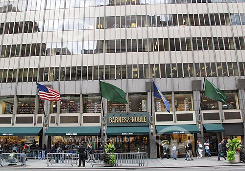  Subject: Facade of the Barnes and Nobles bookstore  / Place:  New York city - United States of America - USA / Date: 09/2009 