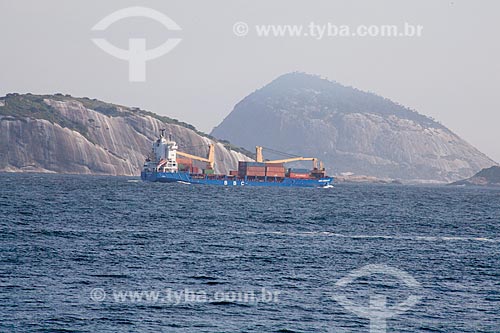  Subject: Cargo ship passing through the Cagarras Islands / Place: Rio de Janeiro city - Rio de Janeiro state - Brazil  / Date: 02/2011 