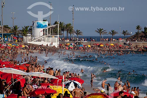  Subject: Bathers in Arpoador Beach / Place: Rio de Janeiro city - Rio de Janeiro state - Brazil  / Date: 02/2011 