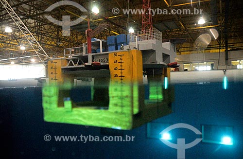  Subject: Model of the platform of Petrobras P-51 in the Ocean Pool Coppe-UFRJ / Place: Fundao Island - Rio de Janeiro state (RJ) - Brazil / Date: 03/2010 