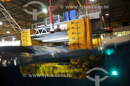  Subject: Model of the platform of Petrobras P.51 in the Ocean Pool Coppe-UFRJ / Place: Fundao Island - Rio de Janeiro state (RJ) - Brazil / Date: 03/2010 