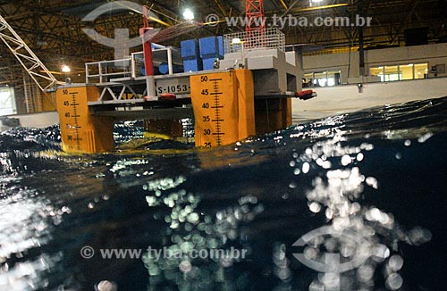  Subject: Model of the platform of Petrobras P-51 in the Ocean Pool Coppe-UFRJ / Place: Fundao Island - Rio de Janeiro state (RJ) - Brazil / Date: 03/2010 