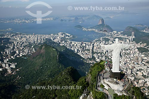  Subject: Aerial view of Christ the Redeemer at the bottom of the Urca hill and Guanabara Bay / Place: Rio de Janeiro city - Rio de Janeiro state (RJ) - Brazil / Date: 03/2011 
