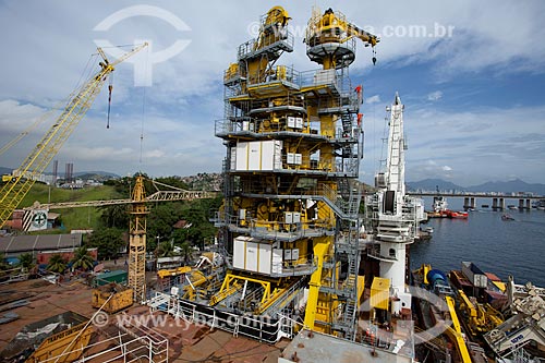  Subject: Pipeline launch tower anchored at STX shipyard on the Conceição Island  / Place: Niteroi city - Rio de Janeiro state - Brazil  / Date: 06/2010 