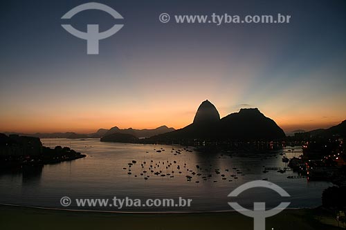 Subject: Sugar Loaf at Twilight / Place: Botafogo neighborhood - Rio de Janeiro city - Rio de Janeiro state (RJ) - Brazil / Date: 03/2011 