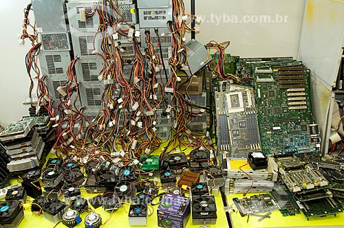  Subject: Electronic garbage / Place: Sao Paulo city - Sao Paulo state (SP) - Brazil / Date: 03/2010  