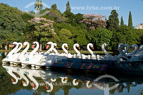  Subject: Paddleboats shaped like swans on Farroupilha Park / Place: Porto Alegre city -  Rio Grande do Sul state (RS) - Brazil / Date: 03/2008 