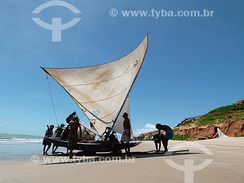  Subject: Raft with fishermen on the beach of Canoa Quebrada / Place: Aracati city - Ceara state (CE) - Brazil / Date: 03/2011 