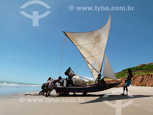  Subject: Raft with fishermen on the beach of Canoa Quebrada / Place: Aracati city - Ceara state (CE) - Brazil / Date: 03/2011 