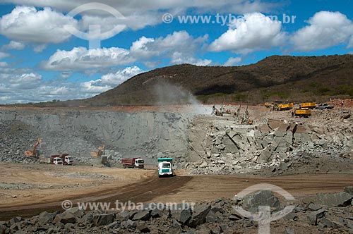 Subject: Construction of reservoir Serra do Livramento - Project for Integration of the Sao Francisco River with the watersheds of the Septentrional Northeast  / Place: Salgueiro city - Pernambuco state (PE) - Brazil / Date: 08/2010 