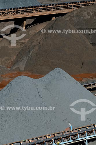  Subject: Iron ore from Companhia Siderurgica Nacional (CSN) - Casa de Pedra mine / Place: Congonhas do Campo city - Minas Gerais state (MG) - Brazil / Date: 07/2008 