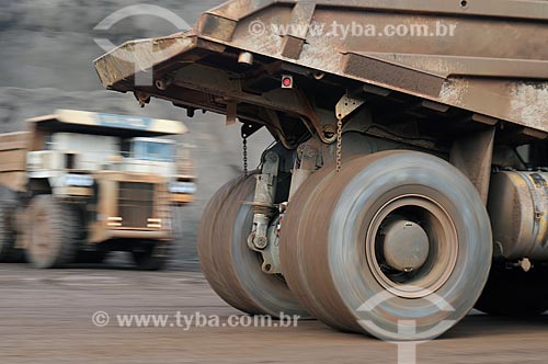  Subject: Trucks in Casa de Pedra mine - Companhia Siderurgica Nacional (CSN) / Place: Congonhas do Campo city - Minas Gerais state (MG) - Brazil / Date: 07/2008 