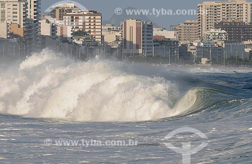 Subject: Waves crashing on the beaches of Leblon and Ipanema / Place: Rio de Janeiro city - Rio de Janeiro state (RJ) - Brazil / Date: 04/2009 