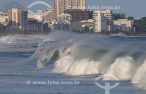  Subject: Waves crashing on the beaches of Leblon and Ipanema / Place: Rio de Janeiro city - Rio de Janeiro state (RJ)  - Brazil / Date: 04/2009 