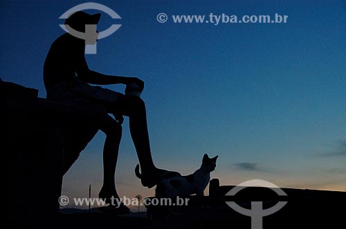  Subject: Boy sitting on the slab / Place: Rio de Janeiro city - Rio de Janeiro state (RJ)  - Brazil / Date: 11/2006 