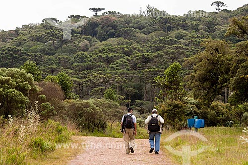  Subject: Tourists in Aparados da Serra National Park / Place: Cambara do Sul city - Rio Grande do Sul state (RS) - Brazil / Date: 03/2011 