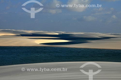  Subject: View of lagoons and dune of Lencois Maranhenses National Park / Place: Santo Amaro city - Maranhao state (MA) - Brazil / Date: 07/2011 