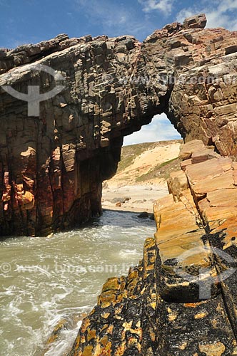  Subject: Pierced Rock   / Place: Jijoca de Jericoacoara city - Ceara state (CE) - Brazil / Date: 07/2011 