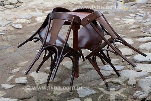  Subject: Table and chairs for restaurant / Place: Paraty city - Rio de Janeiro state (RJ) - Brazil / Date: 07/2011 