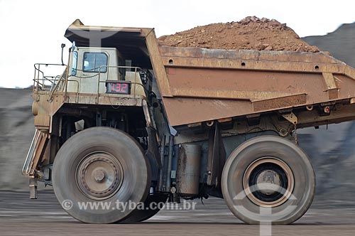  Subject: Truck in Casa de Pedra mine - Companhia Siderurgica Nacional (CSN) / Place: Congonhas city - Minas Gerais state (MG) - Brazil / Date: 07/2007 