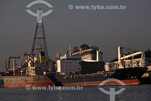 Subject: Ships in the Port of Santos / Place: Santos city - Sao Paulo state (SP) - Brazil / Date: 08/2011  