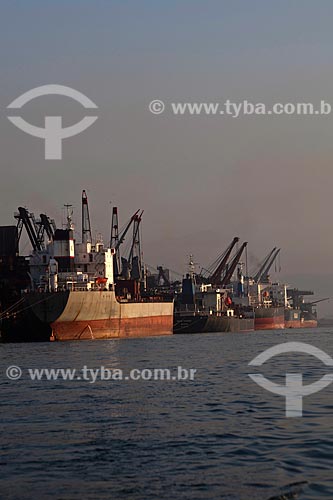  Subject: Ships in the Port of Santos / Place: Santos city - Sao Paulo state (SP) - Brazil / Date: 08/2011  