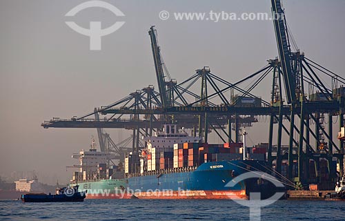  Subject: Ships in the Port of Santos / Place: Santos city - Sao Paulo state (SP) - Brazil / Date: 08/2011  