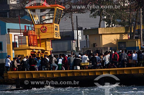  Subject: The ferry that connects Guarujá and Santos cities by Santos Estuary / Place: Santos city - Sao Paulo state (SP) - Brazil / Date: 08/2011  
