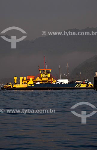  Subject: The ferry that connects Guarujá and Santos cities by Santos Estuary / Place: Santos city - Sao Paulo state (SP) - Brazil / Date: 08/2011  