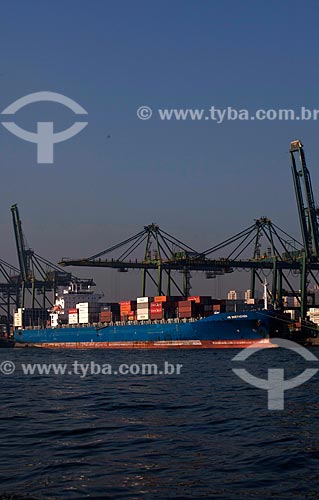  Subject: Ship loaded with containers at the Port of Santos / Place: Santos city - Sao Paulo state (SP) - Brazil / Date: 08/2011  
