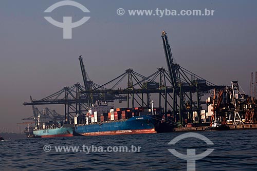  Subject: Ship loaded with containers at the Port of Santos / Place: Santos city - Sao Paulo state (SP) - Brazil / Date: 08/2011  