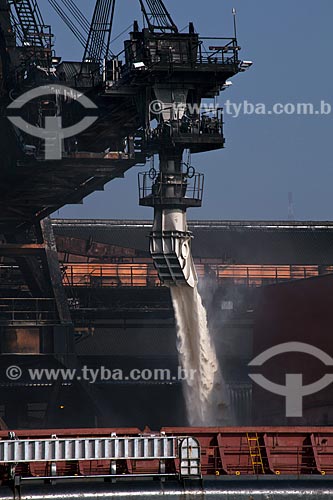  Subject: Sugar Copersucar being loaded for export at the Port of Santos / Place: Santos city - Sao Paulo state (SP) - Brazil / Date: 08/2011  